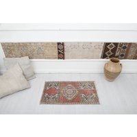 Handgemachte Türmatte Mit Verblasstem Pastell Ton | 70 X 40 cm von NeutralRugs