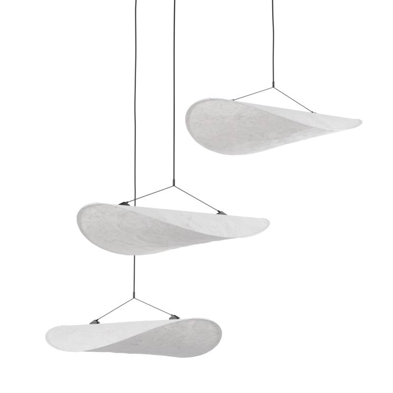 New Works - Tense Chandelier LED Pendelleuchte Ø 55cm - weiß/Tyvek Membran/LxBxH 152x152x121cm/3x10W LED/ 2700K/3650lm/CRI 84/ dimmbar über... von New Works