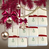 Geprägte Leinenhandtücher Mit Weihnachtsbaummotiv Und Schleife von NewHopeSoap