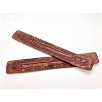 Geschnitzter Räucherstäbchenhalter Aus Holz - Geschnitzt von NewMoonBeginnings