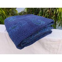 Queen Size Indigo Kantha Quilt Handgenähte Tagesdecke Aus Baumwolle von NewTextileHouse