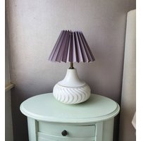 Vintage Keramik Tischleuchte Mit Stoff Plissee Kapuze 80 Jahre von NewTimesFinds