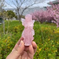 Handgeschnitzter Rosenquarz Engel Heilendes Kristallgeschenk von NewVisionofCrystal
