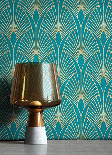 NEWROOM Tapete Blau Vliestapete Pfauenfeder - Mustertapete Modern Gold Petrol Blätter Ornamente Retro Grafisch 50er Art Glamour inkl. Tapezier-Ratgeber von Newroom Design