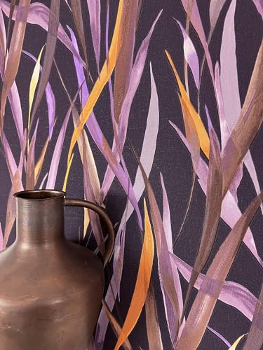 NEWROOM Tapete Lila Vliestapete Pflanzen - Mustertapete Modern Violett Braun Grashalme Gräser Natur Tropisch Blätter Textilstruktur inkl. Tapezier-Ratgeber von Newroom