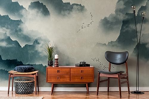 NEWROOM Vliestapete [ 2,8 x 3,71m ] großzügiges Motiv - kein wiederkehrendes Muster - nahtlos große Flächen möglich - Fototapete Berge Vögel Nebel Made in Germany von Newroom