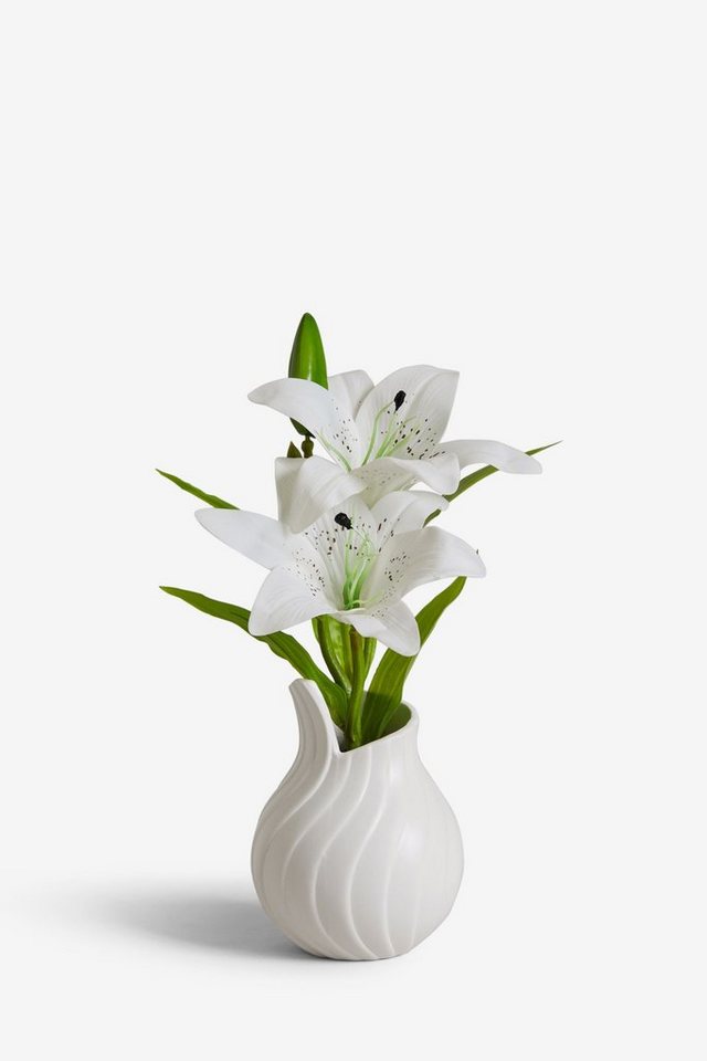 Kunstblume Künstliche Lilie in Keramikvase mit Faltendesign, Next von Next