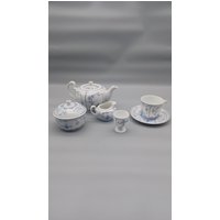 Ergänzungsteile August Warneck Handgemalt Teetassen in Feinem Friesenblau Porzellan. Kaffeetasse Eierbecher, Teekanne, Milchkännchen von NiceOffice