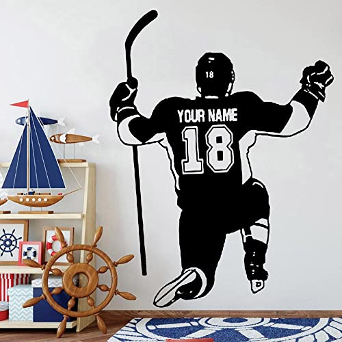 Hockey Spieler Wand Aufkleber Personalisierte Name und Nummer der Jungen Raum Dekoration Vinyl Wand Aufkleber Schule Dormi Kunst Dekor42x31cm von NiceeemanN