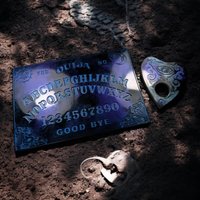 Ouijaboard | Ouijabrett Mit Planchette Personalisiert Aus Epoxidharz Hexenbrett Geisterbrett Brettspiele-Hexen Ouijaboard | Ouijabrett Mit Planchette Personalisiert Aus Epoxidharz Hexenbrett Geisterbrett Brettspiele-Hexen von NicisResinunikate