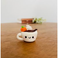 Kürbis Spiced Latte Tasse Magnet | Gewürz Dekor| Kaffee Essen Magnete| Polymer Clay| Herbstdekoration| Herbst Dekorationen Niedlich von NickNacksHandmade