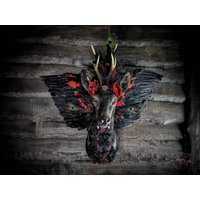 Schöne Schwarze Real Reh Deer Wandhalterung Präparatoren Geflügelten Hirsch Rubin Stein Fuchs Federn Pfau Peryton La Muerte Roses von NicoleBartkowiak