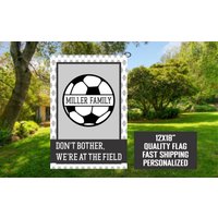 Personalisierte Fußball-Familiengarten-Flagge 12x18 Custom Outdoor Decor von NightandDayCreationz