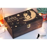 Personalisierte Bär Und Mond Baby Erinnerungsbox, Erinnerungsbox Aus Holz, Babypartygeschenk, Neugeborenen Geschenk von NightingaleWorksArt