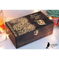 Personalisierte Gravierte Kunstbox, Custom Craft Box, Paint Geschenk Für Künstler, Memory Holzkiste, Erinnerungsbox, Künstlerbedarf Box von NightingaleWorksArt