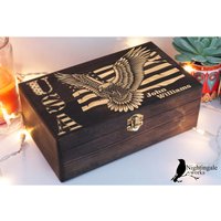 Personalisierte Gravierte Usa Flagge Box, Eagle Individuelles Unabhängigkeitstag Geschenk, 4. Juli Erinnerungsbox, Geschenk Für Einen Soldaten von NightingaleWorksArt