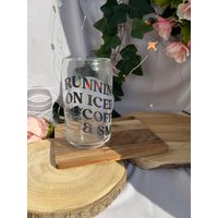 Books Booklover Booktok Running On Iced Coffee & Smut Spicy Reader Glass von NightmaresAndSin