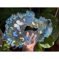Dekorativer Schmetterling Resin Tablett Mit Kristallen von Nikacreations