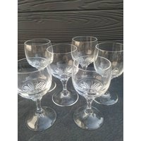Art Deco. Set Mit 6 Kristallgläsern. Blumenmuster Am Boden Des Glases. Sehr Gute Kristallqualität Und Verarbeitung. Logo Auf Dem Glasboden von Nikitashopdesign