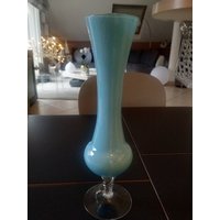 Soliflore-Vase Aus Hellblauem Opalin. Transparenter Gedrehter Fuß. Hoch. 25 cm. Halsdurchmesser 5, 5 Basisdurchmesser. 7 Tb-status von Nikitashopdesign