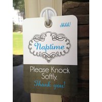 Beidseitig | Bitte Nicht Stören & Sanft Anklopfen von NikkiDanielDesigns