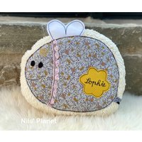 Kuschel(TierKissen Prinzessin Hummel Kuscheln Kissen Bio-Plüsch Name Personalisierbar Sweat Geblümt Baby Mädchen Rosa Gelb Krone Glitzer von NilsPlanet