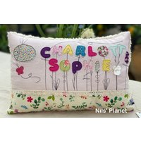 Kuschelkissen Wilde Hummel "Liberty" Personalisiert Farbwahl Kissen Mit Name Blumen Hummel Mädchen Geschenk Geburt Taufe von NilsPlanet