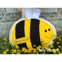 Kuscheltierkissen "Wilde Hummel" Babykissen Mit Namen Kinderkissen Kuschelkissen Mädchen Junge Farbwahl Geschenk Geburt Taufe Weich von NilsPlanet