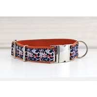 Hundehalsband Mit Abstrakten Pflanzen Und Blumen, Gurtband in Braun, Halsband, Hunde, Hundezubehör, Hundeleine, Geblümt von NoahMeetsScottiePets