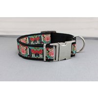 Hundehalsband Mit Asia Blumen, Rot, Türkis Und Rosa, Gurtband in Schwarz, Traditionell, Geblümt, Boho, Halsband, Hund, Haustier von NoahMeetsScottiePets