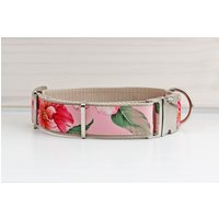 Hundehalsband Mit Blumen, Floral, Romantisch, Rosa Und Beige, Gurtband in Halsband von NoahMeetsScottiePets