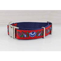 Hundehalsband Mit Blumen, Rot, Blau, Geblümt, Blumen, Blüten, Hund, Haustier, Folklore, Welpe, Boho, Floral, Traditionell von NoahMeetsScottiePets