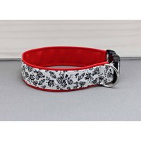 Hundehalsband Mit Blumen, Schwarz Und Weiß, Kunstleder in Rot, Romantisch, Barock, Hochzeit, Edel, Hund, Halsband von NoahMeetsScottiePets