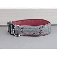 Hundehalsband Mit Pflanzen Und Blüten, Grau, Grün Rosa, Geblümt, Kunstleder in Altrosa, Shabby, Vintage, Floral, Hund, Halsband von NoahMeetsScottiePets