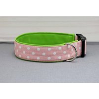 Hundehalsband Mit Punkten, Rosa Und Weiß, Gepunktet, Kunstleder in Hellgrün, Polka Dots, Modern, Frühling, Hund, Halsband von NoahMeetsScottiePets