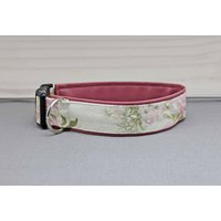 Hundehalsband Mit Rosen, Creme Und Rosa, Geblümt, Kunstleder in Altrosa, Blumen, Boho, Floral, Vintage, Trendy, Hund, Halsband von NoahMeetsScottiePets