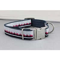 Hundehalsband Mit Rosen, Schwarz Und Rot, Gurtband in Grau, Boho, Blumen, Geblümt, Shabby, Edel, Halsband, Hund, Haustier von NoahMeetsScottiePets