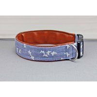 Hundehalsband Mit Schmetterlinge, Hellblau Und Weiß, Schmetterling, Kunstleder in Braun, Tiere, Rauchblau, Hund, Halsband von NoahMeetsScottiePets