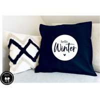 Winterliche Kissenhülle - Hello Winter 50x50 Kissenbezug Home Dekoration Weihnachten von NohobbyShopDE