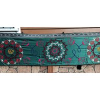 Vintage Tadschikistan Seide Embroideri Wandbehang in Gutem Zustand, 560 X 46 cm 220 18 Zoll Versandkostenfrei von NomadicTribalArt