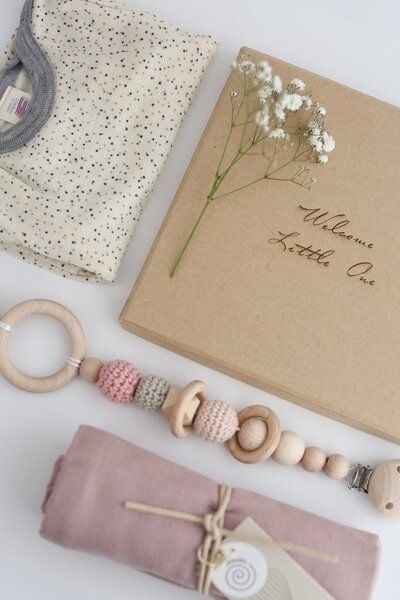 NoniKids Berlin NoniKids Geschenkebox * One Little Year * rose | GOTS & Bio von NoniKids Berlin