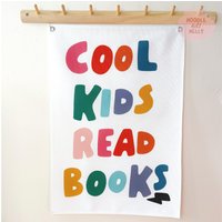 Coole Kinder Lesen Bücher Wandbehang | Kinderzimmer Spielzimmer Bunte Dekor von NoodledollNelly