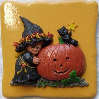 Halloween Girl, Polymer Clay Kunst, Herbstgeschenk, Geschenkidee, Kürbis, Polymerclay, Herbstidylle, Herbst Halloween Girl, Polymer Clay Kunst, Herbstgeschenk, Geschenkidee, Kürbis, Polymerclay, Herbstidylle, Herbst von NorbiKunst