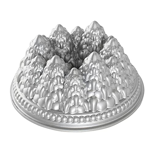 Nordic Ware 89737 - Backform, Kuchenform - Weihnachtsbackform - Tannenbäume, Winterwald - Aluminiumguss, 2,2l von Nordic Ware