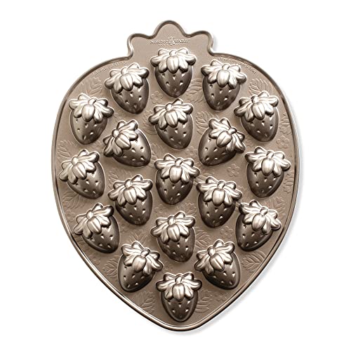 Nordic Ware Strawberry Patch Bites Pfanne, Aluguss Kuchenform mit Obstmotiv, Antihaft-Pfanne, Farbe: Toffee von Nordic Ware