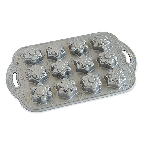 Nordic Ware Frosty Flakes Pfanne, Aluminiumguss Schneeflocke Mini Kuchenform Premium Kuchenform Made in The USA, Farbe: Silber, 2 Tassen Fassungsvermögen von Nordic Ware