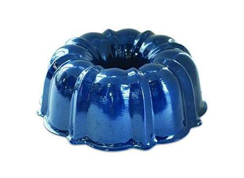 Nordic Ware Gugelhupffanne, 12 Tassen, Marineblau von Nordic Ware