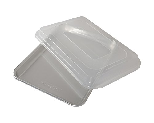 Nordic Ware Natürliches Aluminium, kommerzielles Bäckerviertelblatt mit Deckel von Nordic Ware