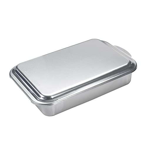Nordic Ware Natural Aluminum Commercial Classic Metal Covered Cake Pan von Nordic Ware