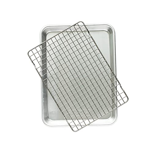 Nordic Ware Naturals® Viertel-Blatt mit ofenfestem Antihaft-Gitter von Nordic Ware